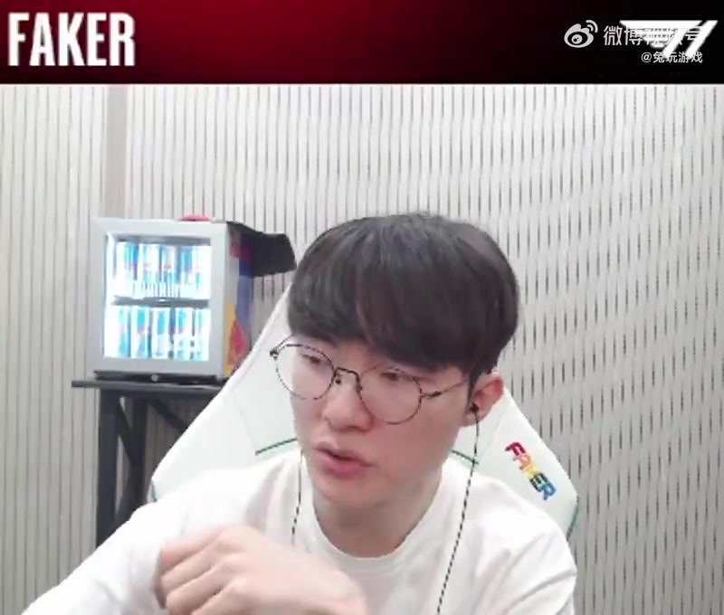 DB视讯官方登录入口不愧是你！Faker：应援棒可以作为防身武器挥舞 看起来非常坚固
