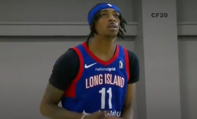 DB视讯百家乐薛思佳：多诺万-威廉姆斯最快将于本周五到上海 状态应该不成问题