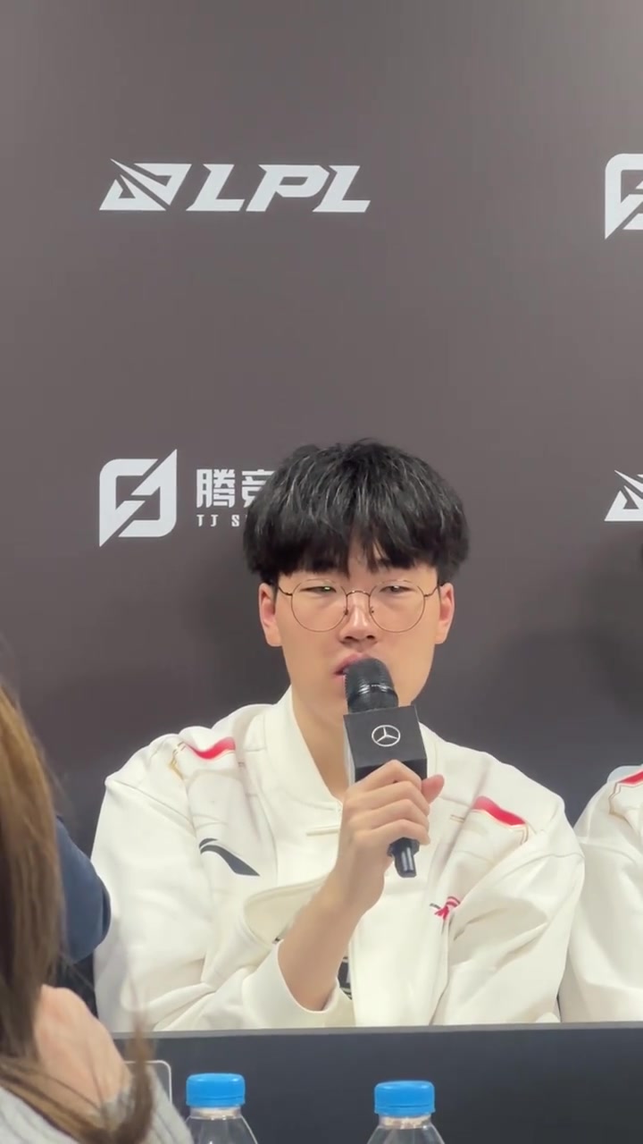 DB电子官网Kael谈Hope发挥：十分满分的话想给满分 他每一场表现都非常亮眼