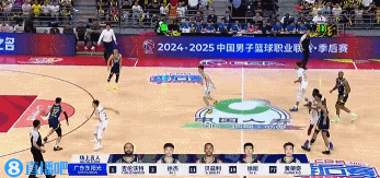 DB视讯百家乐太不应该了！广东后场简单传导 黄荣奇出现传球失误😕